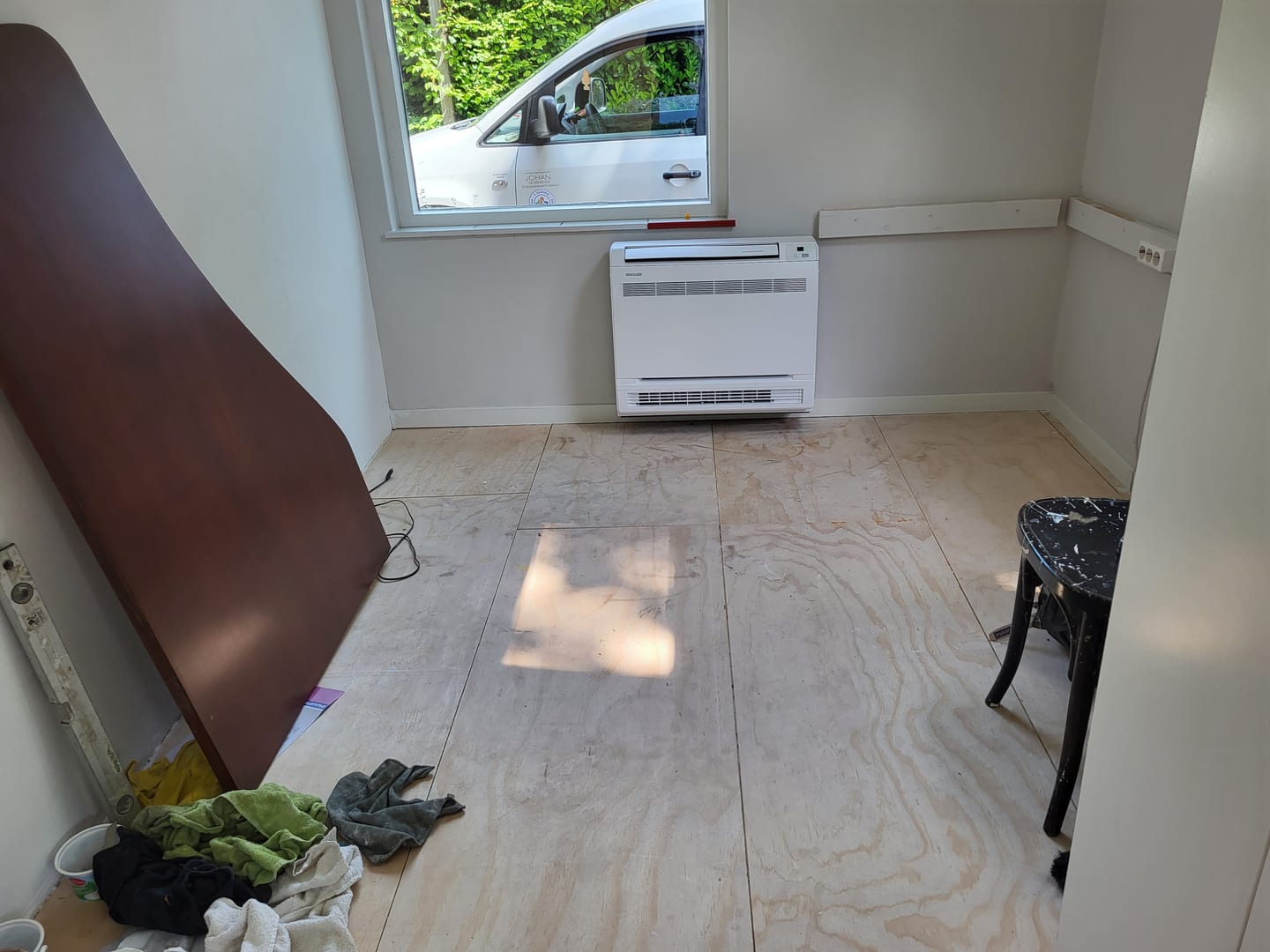 Sinclair Muurconsole Gieten