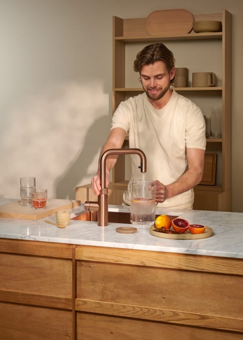 Quooker Flex Square Rose Copper in marmeren keuken